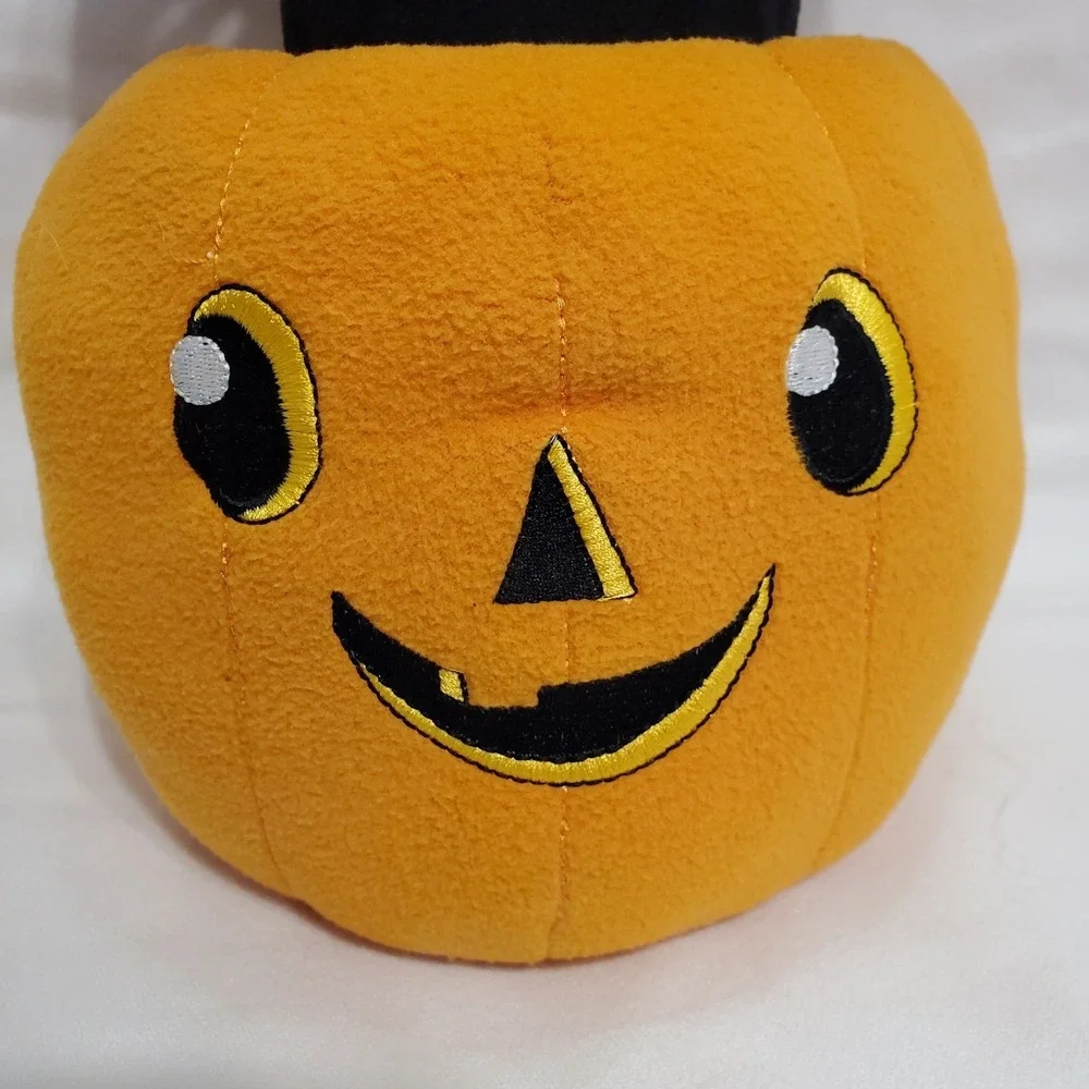 Hallmark Black Cat Witch w/ Pumpkin Motion Sound  Spooky Halloween